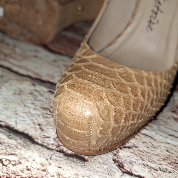 Pour La Victoire Irinia Snake Platform Leather Heel Pumps - Picture 6 of 16